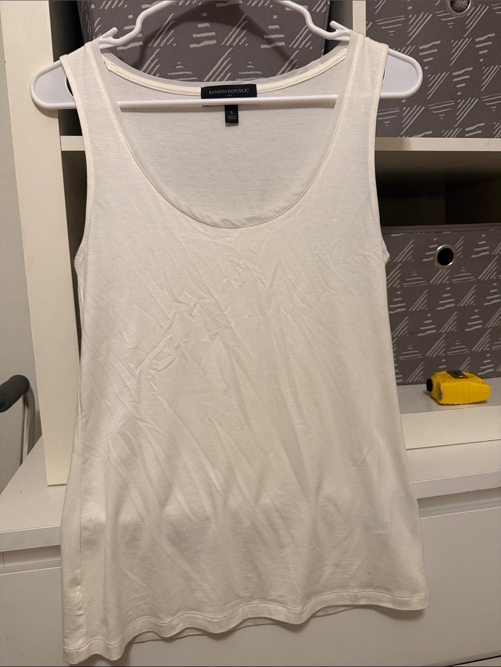 Banana Republic Cream Scoop Neck Tank